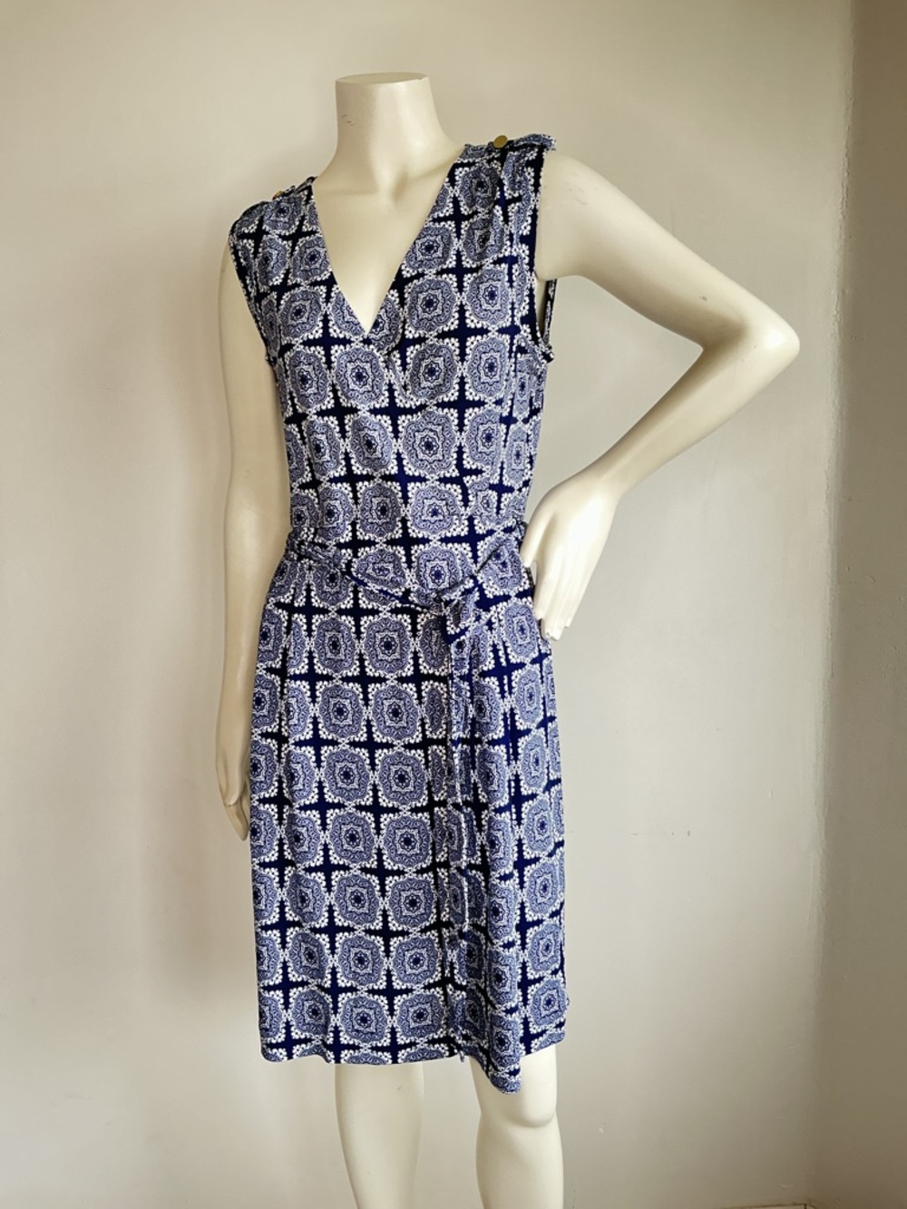 Banana Republic Navy & White Printed Wrap Dress M  Tie Waist V Neck Casual